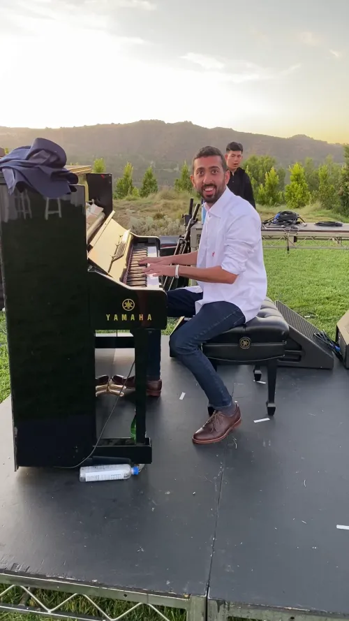 Playing a bit of The Scientist on Chris's piano